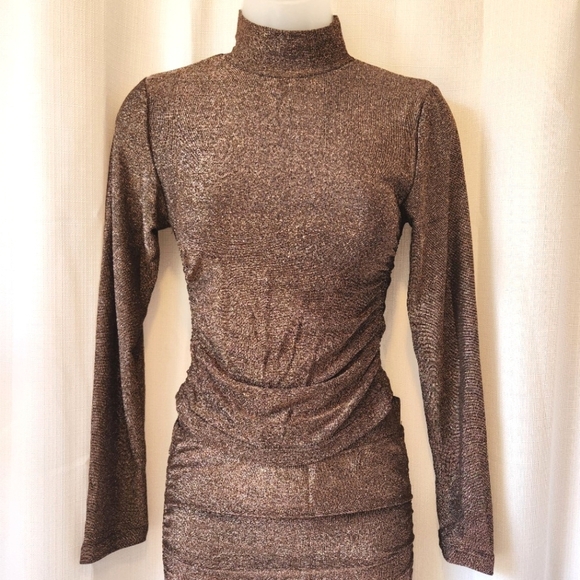 BB Dakota 2 Piece Side Hustle Glittery Metallic Rose Gold Top & Skirt Set Size S - Picture 8 of 9